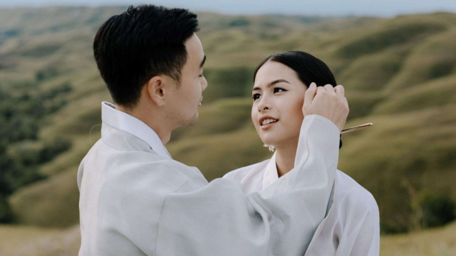 Maudy Ayunda dan Jesse Choi