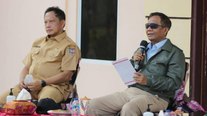 Mendagri Tito Karnavian dan Menko Polhukam Mahfud MD.