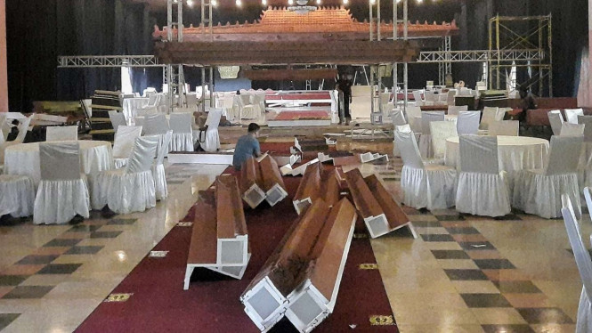 Persiapan pernikahan adik Jokowi dengan ketua MK di Graha Saba Buana.