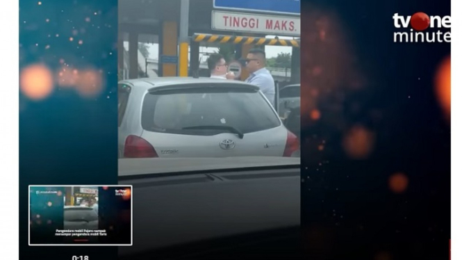 Keributan pengemudi mobil pajero