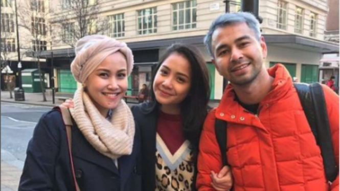 Mimi Bayuh bersama Nagita Slavina dan Raffi Ahmad