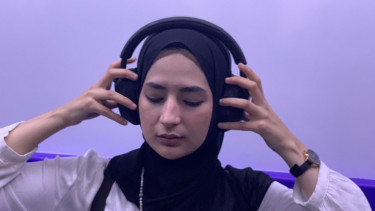 Sony headphone noise cancelling nirkabel WH-1000XM5.