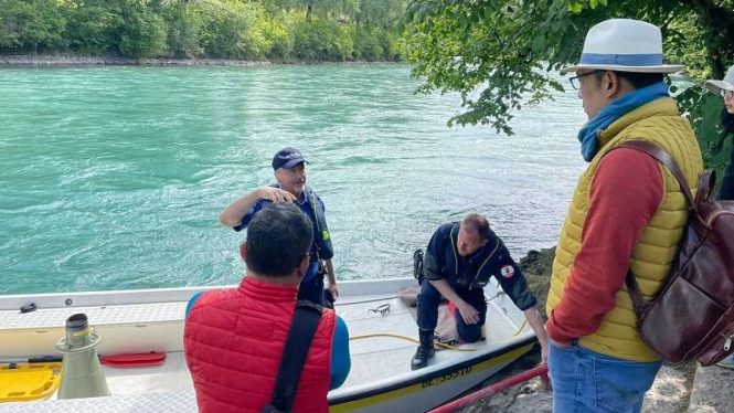 Gubernur Jabar Ridwan Kamil mendampingi pencarian putranya yang hilang di Swiss