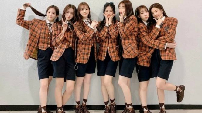 Girl group Weekly.