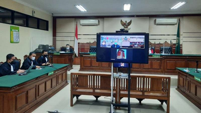 Sidang putusan Bupati Probolinggo Puput Tantriana Sari di PN Tipikor Surabaya