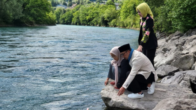 Ridwan Kamil dan keluarga melepas Emmeril Khan Mumtadz kembali pada sang Khalik.
