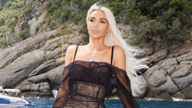 Kim Kardashian.