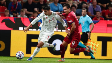 Pertandingan Republik Ceko vs Spanyol. 