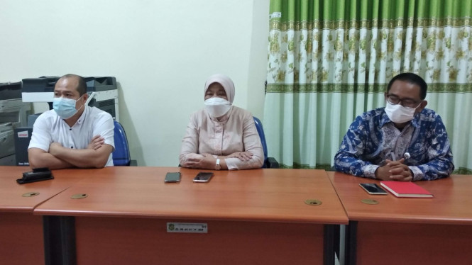 Kepala Dinas Ketahanan Pangan Kota Medan, Emilia Lubis (Tengah)