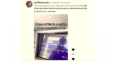 Bule takjub dengan ATM di Indonesia