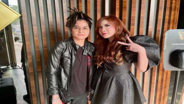 Mita The Virgin dan Angie Rey