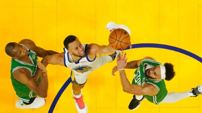 Pemain Golden State Warriors, Stephen Curry.