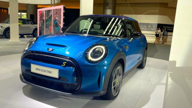 Peluncuran MINI Electric di Jakarta.