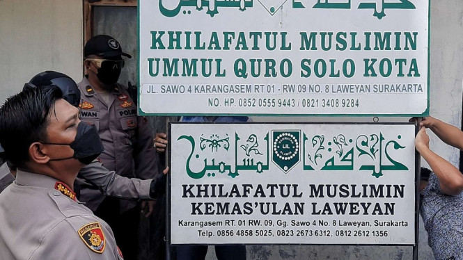 Papan nama markas Khilafatul Muslimin wilayah Kota Solo yang dipasang di salah s
