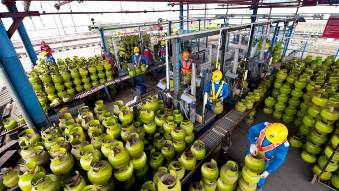 Pertamina menjaga pasokan energi memenuhi kebutuhan BBM dan LPG bersubsidi