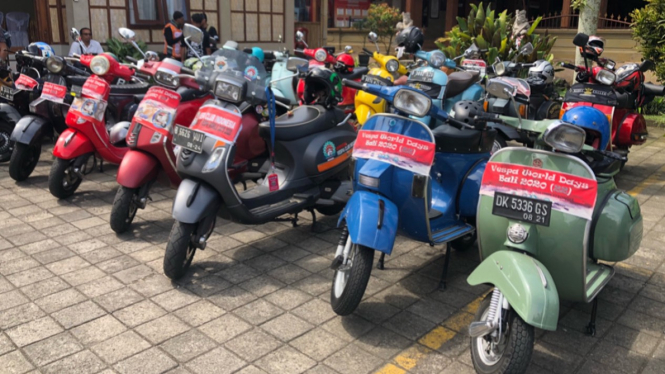 Sepeda motor vespa dari komunitas di Bali