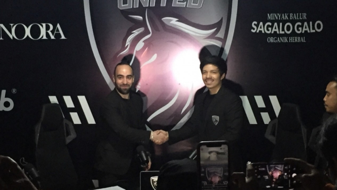 Atta Halilintar dan Ricardinho dalam konferensi pers Pendekar United