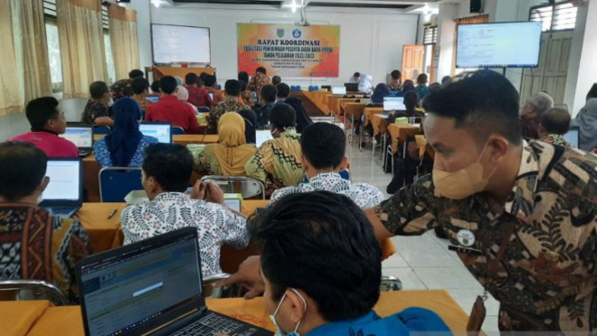 Ilustrasi pendaftaran PPDB