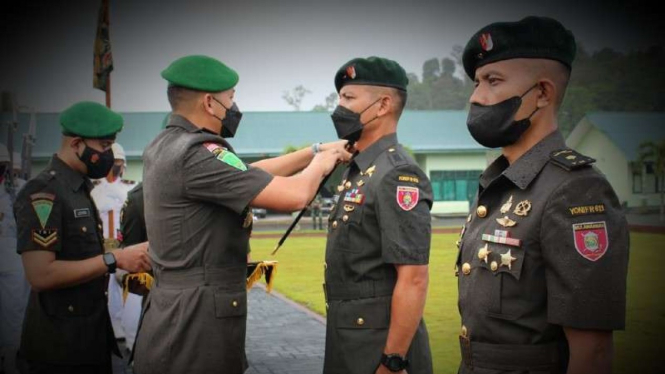VIVA Militer: Danbrigif 24/BC lantik Komadan Yonif Raider 613/Raja Alam