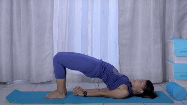 Gerakan Yoga untuk Insomnia (Bridge Pose)