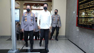 Menteri ATR/BPN Hadi Tjahjanto mendatangi Kapolri Jenderal Listyo Sigit