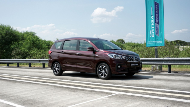 All New Suzuki Ertiga Hybrid tipe GX.