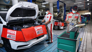 Oli Mesin Bukan Satu-satunya Pelumas di Mobil