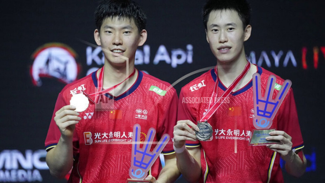 Ganda putra China, Liu Yuchen/Ou Xuan Yi