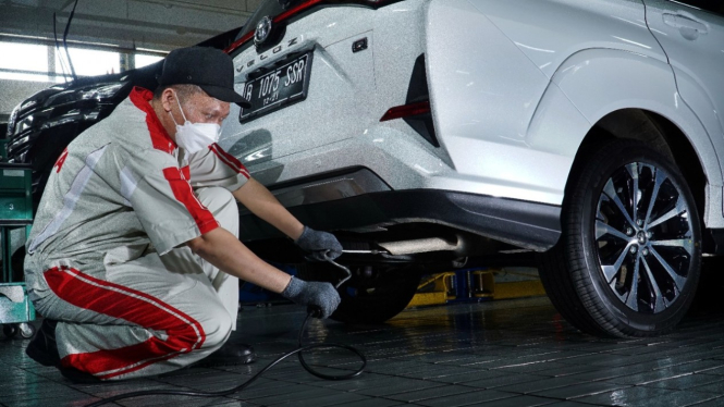 Uji emisi di bengkel Auto2000