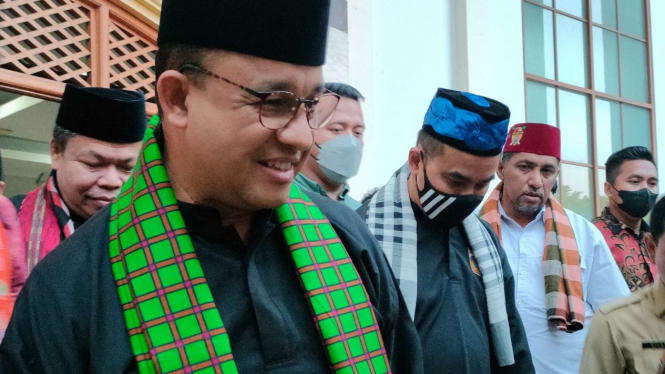 Gubernur DKI Jakarta Anies Baswedan di Perkampungan Budaya Betawi.