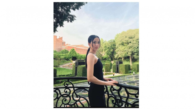 Jisoo Blackpink dalam acara Gala Cartier