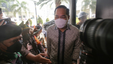 Mantan Mendag Muhammad Lutfi saat diperiksa Kejagung