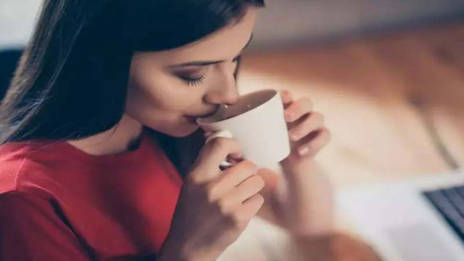 Ilustrasi minum.