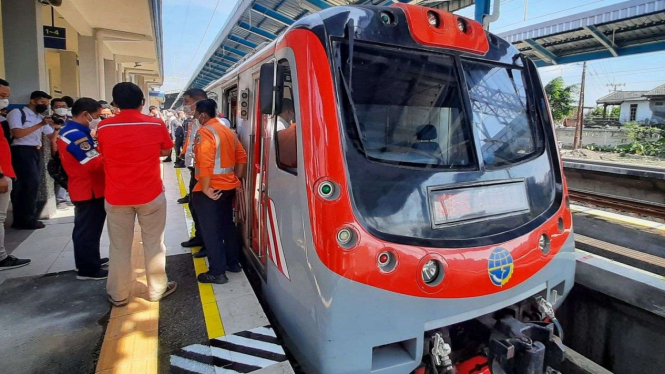KRL Jogja-Solo-Palur.