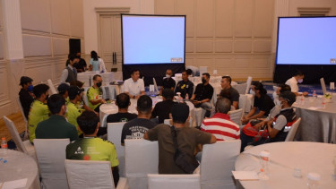 Pembekalan jelang pemecahan Rekor MURI bersepeda 508 km selama 24 jam