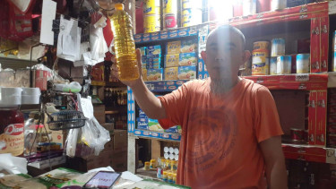 Minyak Goreng Curah yang dijual Pedagang Pasar.
