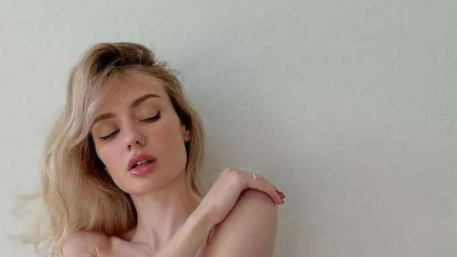 VIVA Militer: Nastassia Nasko jual foto bugil buat bantu Ukraina perangi Rusia