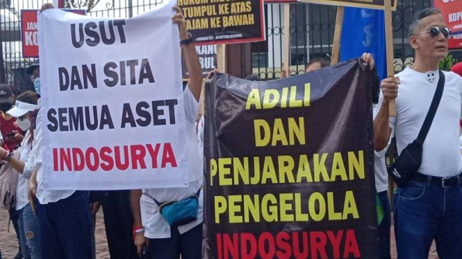 Massa aksi tuntut kasus KSP Indosurya