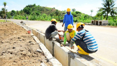 Ditjen Bina Marga Kementerian PUPR lakukan pemeliharaan jalan nasional.