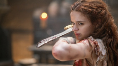 Joey King di film The Princess.