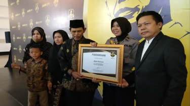 Kanit Binmas Polsek Muara Gembong, Bekasi Aipda Rohimah alias Mpok Imeh