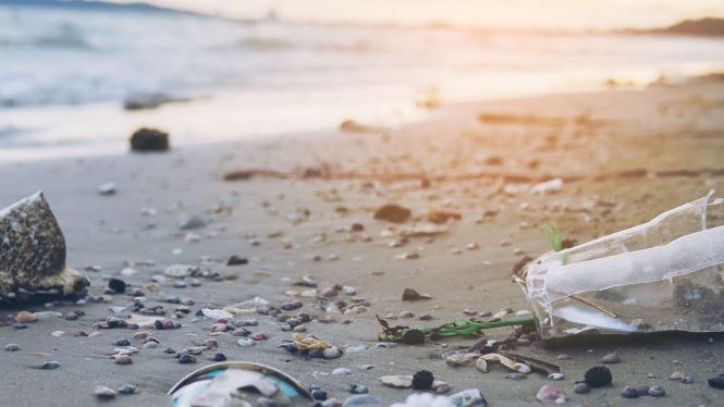 Pencemaran sampah plastik.