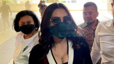 Mantan asisten Hotman Paris, Iqlima Kim datangi Bareskrim Polri