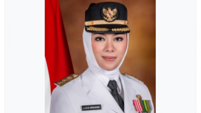 Bupati Karawang Cellica Nurrachadiana