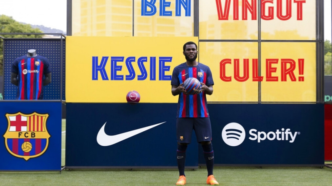 Franck Kessie diperkenalkan Barcelona