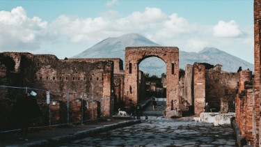 Gunung berapi vesuvius