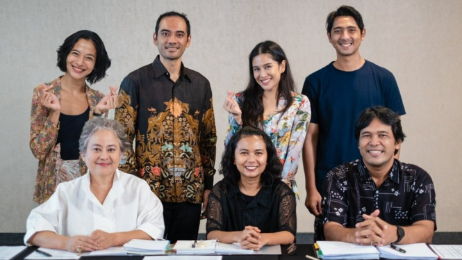 Dian Sastro hingga Arya Saloka main di serial Netflix, Gadis Kretek.