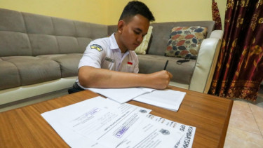 Lukman Najib Aldiansyah, siswa SMAN 2 Kota Semarang masuk melalui jalur afirmasi yatim akibat Covid-19. 