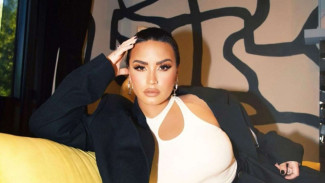Terbentur Kristal, Demi Lovato Pamer Luka Jahitnya di TikTok