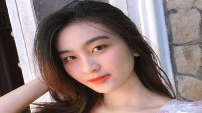 Selebgram Rosalia Akmareta joget pakai pakaian minim di TikTok